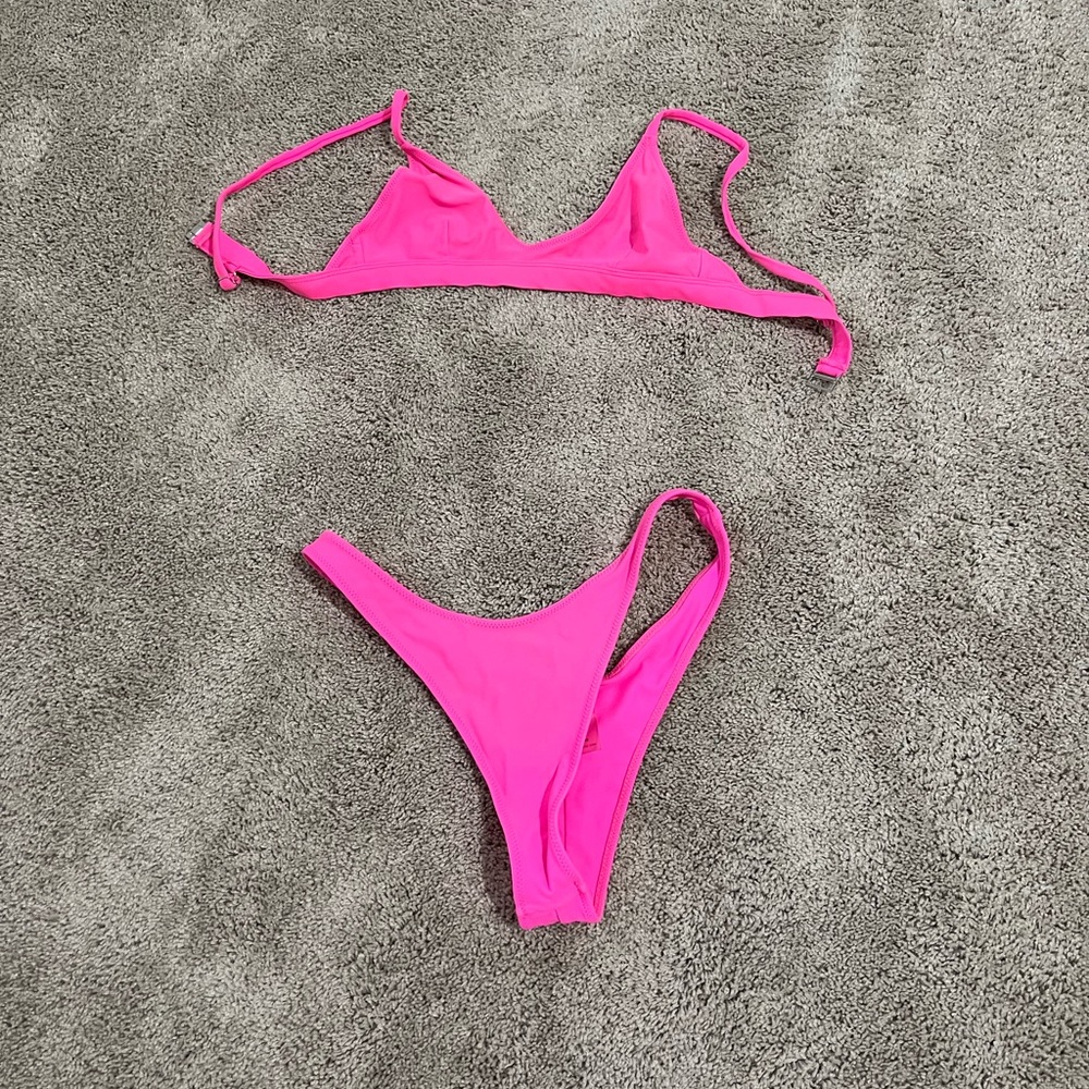 Thong bikini